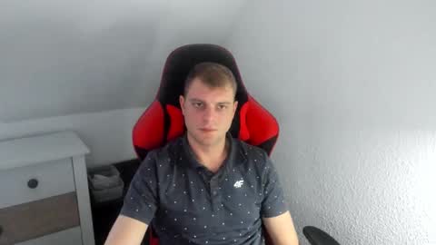 Snapshot of kozik1992 chatting on February 1, 2026, 3:54 pm Bartek online show from February 1, 2026, 3:54 pm