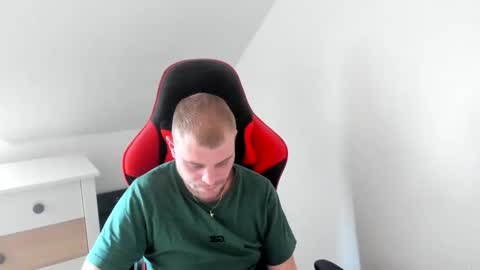 Snapshot of kozik1992 chatting on February 17, 2026, 12:45 pm Bartek online show from February 17, 2026, 12:45 pm