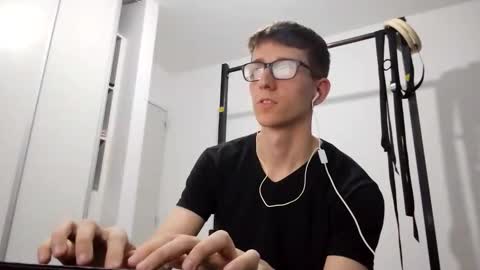 Facu online show from December 22, 2025, 8:22 am