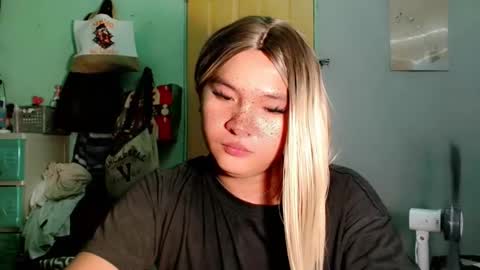 Snapshot of krezikeed chatting on April 4, 2026, 1:30 pm krezikeed online show from April 4, 2026, 1:30 pm