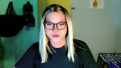 Snapshot of krezikeed chatting on May 5, 2026, 2:08 am krezikeed online show from May 5, 2026, 2:08 am