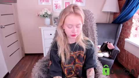 Snapshot of kris_grant chatting on February 20, 2025, 10:16 am kris_grant online show from February 20, 2025, 10:16 am