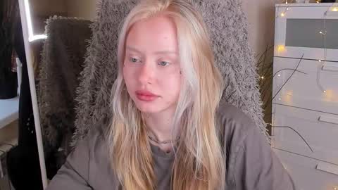 Snapshot of kris_grant chatting on October 14, 2025, 10:38 am kris_grant online show from October 14, 2025, 10:38 am