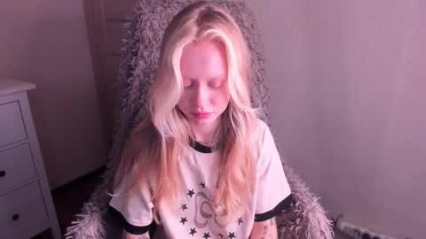 Snapshot of kris_grant chatting on October 25, 2025, 10:34 am kris_grant online show from October 25, 2025, 10:34 am