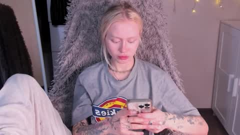 Snapshot of kris_grant chatting on November 20, 2025, 10:26 am kris_grant online show from November 20, 2025, 10:26 am