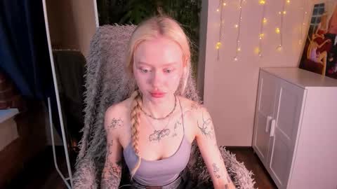 Snapshot of kris_grant chatting on November 21, 2025, 10:25 am kris_grant online show from November 21, 2025, 10:25 am