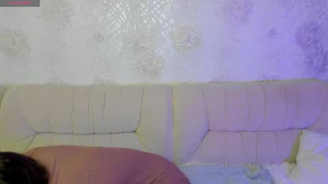 krisdoeill online show from June 1, 2026, 2:24 am