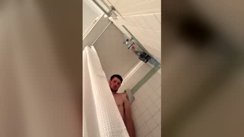 krispyholmes online show from May 17, 2026, 2:20 am