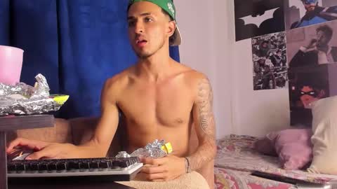 Snapshot of kriss_edwards chatting on September 27, 2025, 3:55 am Kriss online show from September 27, 2025, 3:55 am