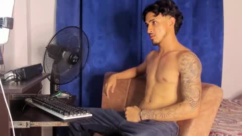 Snapshot of kriss_edwards chatting on October 5, 2025, 12:53 am Kriss online show from October 5, 2025, 12:53 am