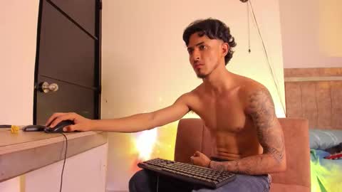 Snapshot of kriss_edwards chatting on October 5, 2025, 7:23 pm Kriss online show from October 5, 2025, 7:23 pm