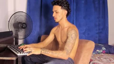 Snapshot of kriss_edwards chatting on October 7, 2025, 3:14 am Kriss online show from October 7, 2025, 3:14 am