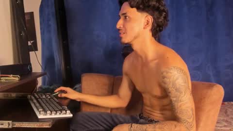 Snapshot of kriss_edwards chatting on October 19, 2025, 12:55 am Kriss online show from October 19, 2025, 12:55 am