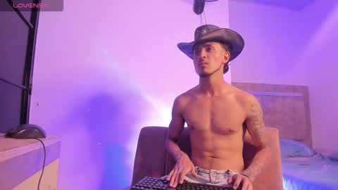 Snapshot of kriss_edwards chatting on November 2, 2025, 8:33 pm Kriss online show from November 2, 2025, 8:33 pm