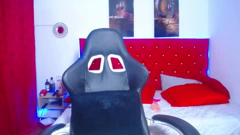 Snapshot of kriss_sweetboobs chatting on February 13, 2025, 4:07 pm kriss_sweetboobs online show from February 13, 2025, 4:07 pm