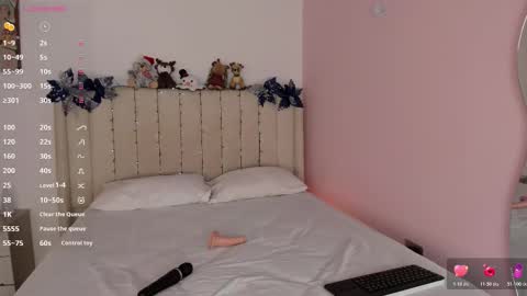 Snapshot of krissell_ chatting on December 16, 2025, 12:04 am SammyKrissell online show from December 16, 2025, 12:04 am