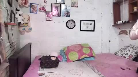 Snapshot of krisstal703358 chatting on September 18, 2025, 8:05 am krisstal703358 online show from September 18, 2025, 8:05 am