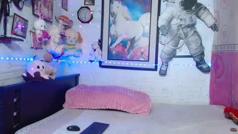 Snapshot of krisstal703358 chatting on February 10, 2026, 1:43 am krisstal703358 online show from February 10, 2026, 1:43 am