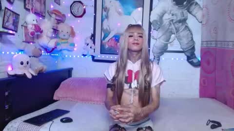 Snapshot of krisstal703358 chatting on February 14, 2026, 12:29 am krisstal703358 online show from February 14, 2026, 12:29 am