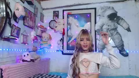 Snapshot of krisstal703358 chatting on March 5, 2026, 5:03 am krisstal703358 online show from March 5, 2026, 5:03 am