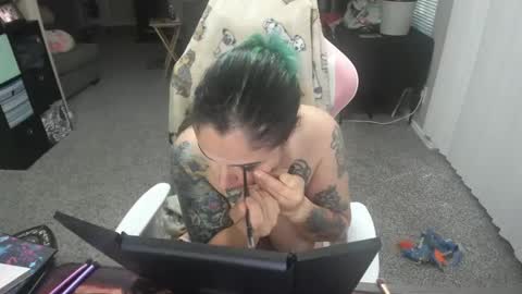 Snapshot of kristajay chatting on November 7, 2025, 10:32 pm Krista online show from November 7, 2025, 10:32 pm