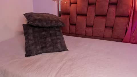 Snapshot of kristakinnky chatting on May 12, 2026, 12:02 pm BETANIA online show from May 12, 2026, 12:02 pm