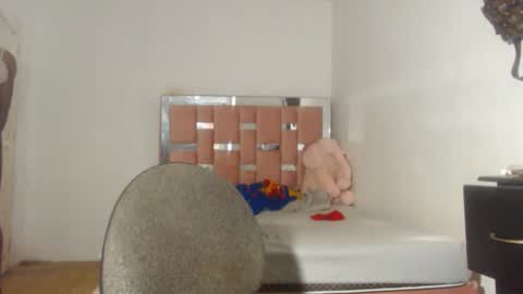 kristal_cox2 online show from May 24, 2026, 11:04 am