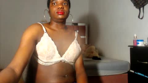 kristal_cox2 online show from June 16, 2026, 11:24 am