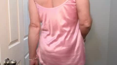 Snapshot of kristal_mountain chatting on February 17, 2026, 4:53 am Kristal Mountain online show from February 17, 2026, 4:53 am