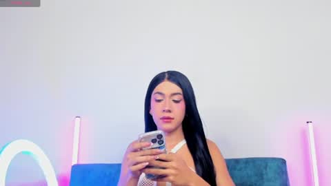 Snapshot of kristall_swan chatting on June 12, 2026, 8:52 pm Kristall online show from June 12, 2026, 8:52 pm