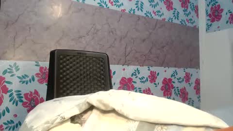 Snapshot of kristaltsxxx chatting on September 13, 2025, 6:18 pm kristal online show from September 13, 2025, 6:18 pm