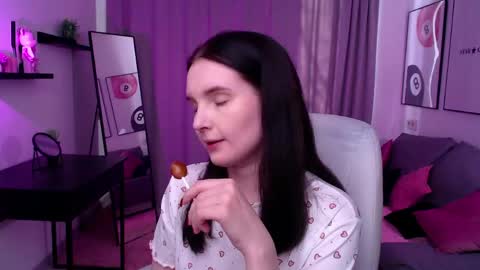 Sophia online show from April 14, 2026, 1:33 am