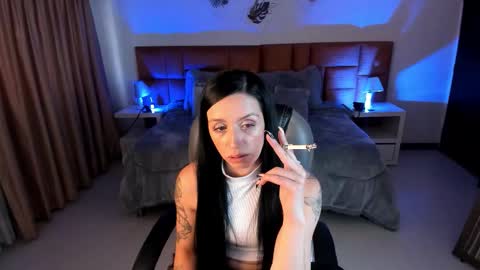 Sophia online show from November 5, 2025, 8:31 pm