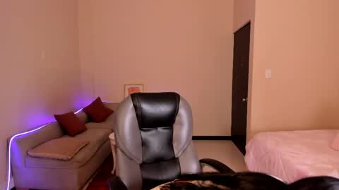 Sophia online show from April 30, 2026, 8:26 pm