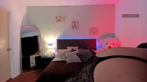 Snapshot of kristen_kassi chatting on February 28, 2025, 5:37 am Kristen online show from February 28, 2025, 5:37 am