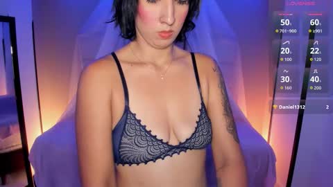 Snapshot of kristen_kassi chatting on October 15, 2025, 8:20 pm Kristen online show from October 15, 2025, 8:20 pm