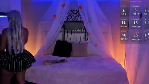 Snapshot of kristen_kassi chatting on October 31, 2025, 11:55 am Kristen online show from October 31, 2025, 11:55 am