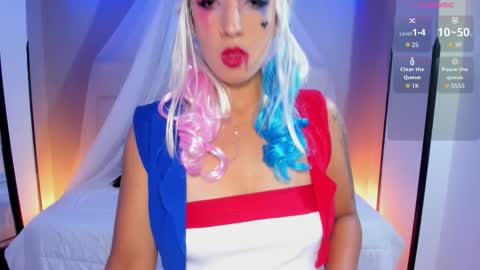 Snapshot of kristen_kassi chatting on November 18, 2025, 4:55 pm Kristen online show from November 18, 2025, 4:55 pm