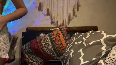 Kristi online show from September 23, 2025, 3:53 am