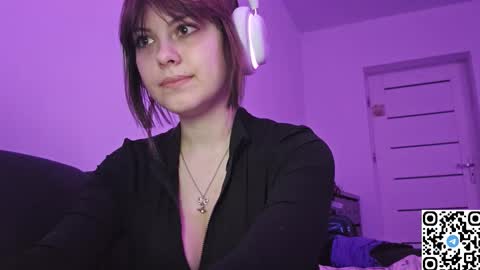 Snapshot of kristibloom chatting on November 2, 2025, 10:45 pm Christie online show from November 2, 2025, 10:45 pm