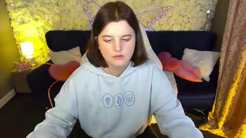 kristifoxy online show from March 17, 2026, 6:17 am