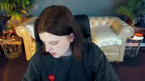 kristifoxy online show from May 11, 2026, 6:49 pm