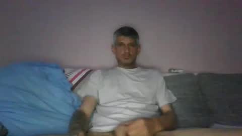 kristijan971161 online show from April 15, 2026, 11:27 pm
