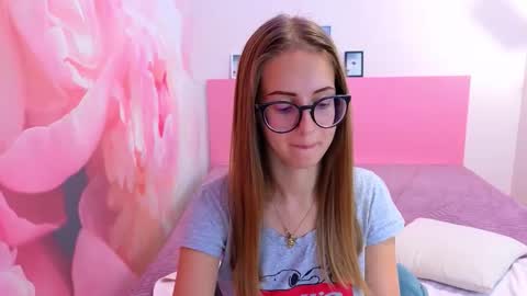 Kristina Adel online show from September 25, 2025, 8:40 am