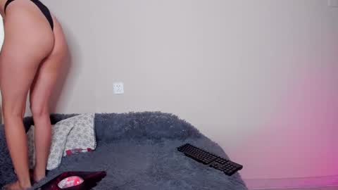 Snapshot of kristinesmith chatting on February 17, 2025, 8:41 am Kristi online show from February 17, 2025, 8:41 am