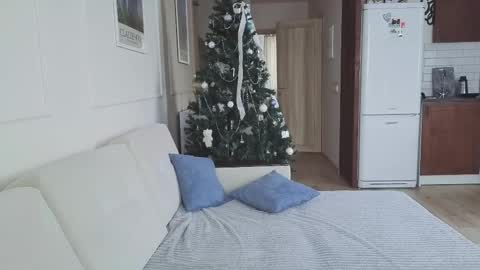 Snapshot of kristinesmith chatting on December 15, 2025, 5:23 am Kristi online show from December 15, 2025, 5:23 am