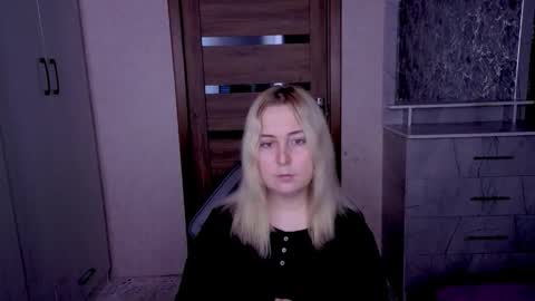 Kristy online show from April 22, 2026, 11:06 pm