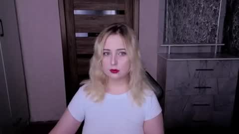 Snapshot of kristy_fran chatting on June 16, 2026, 7:16 pm Kristy online show from June 16, 2026, 7:16 pm
