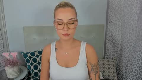 KristyFlowers online show from April 30, 2026, 2:34 pm