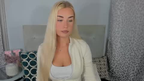 Snapshot of kristyflowers chatting on May 5, 2026, 3:20 pm KristyFlowers online show from May 5, 2026, 3:20 pm